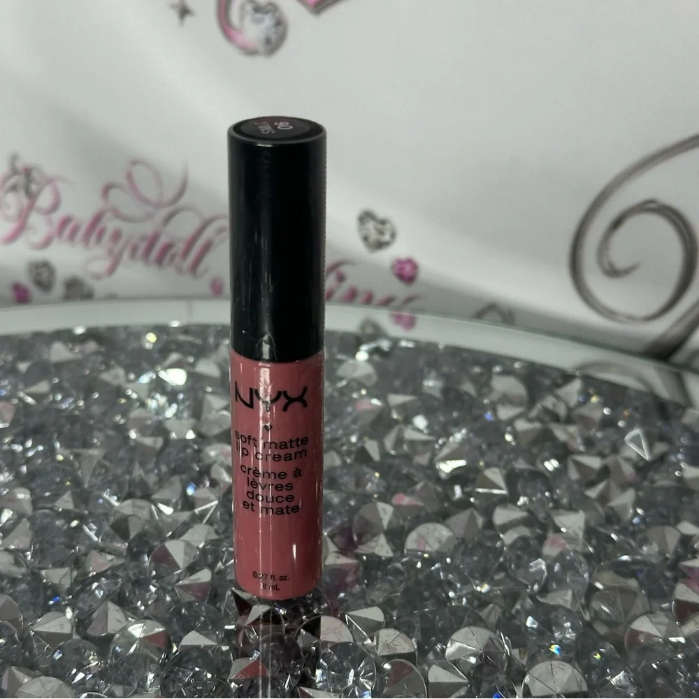 NYX soft matte lip cream 06 SMLC lip stick lip makeup pink blush nude new sealed - Picture 2 of 5
